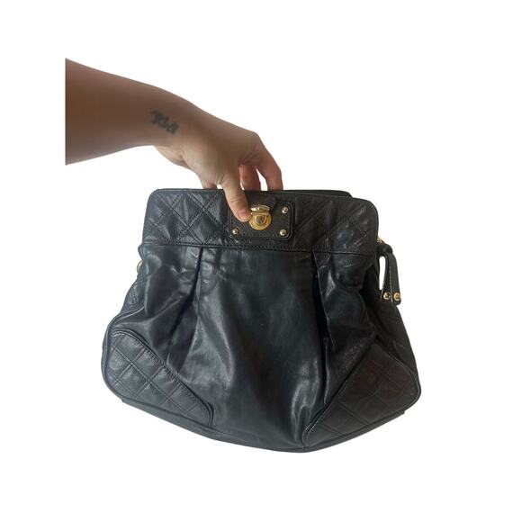 Marc Jacobs Stam Silvana Black Quilted Gold Hardware Leather Shoulder Bag - Picture 2 of 12